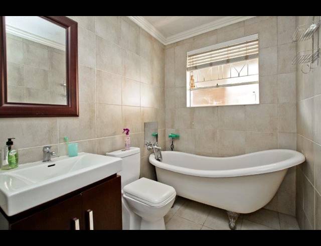 2 BEDROOM APARTMENT FOR SALE IN ROBINDALE